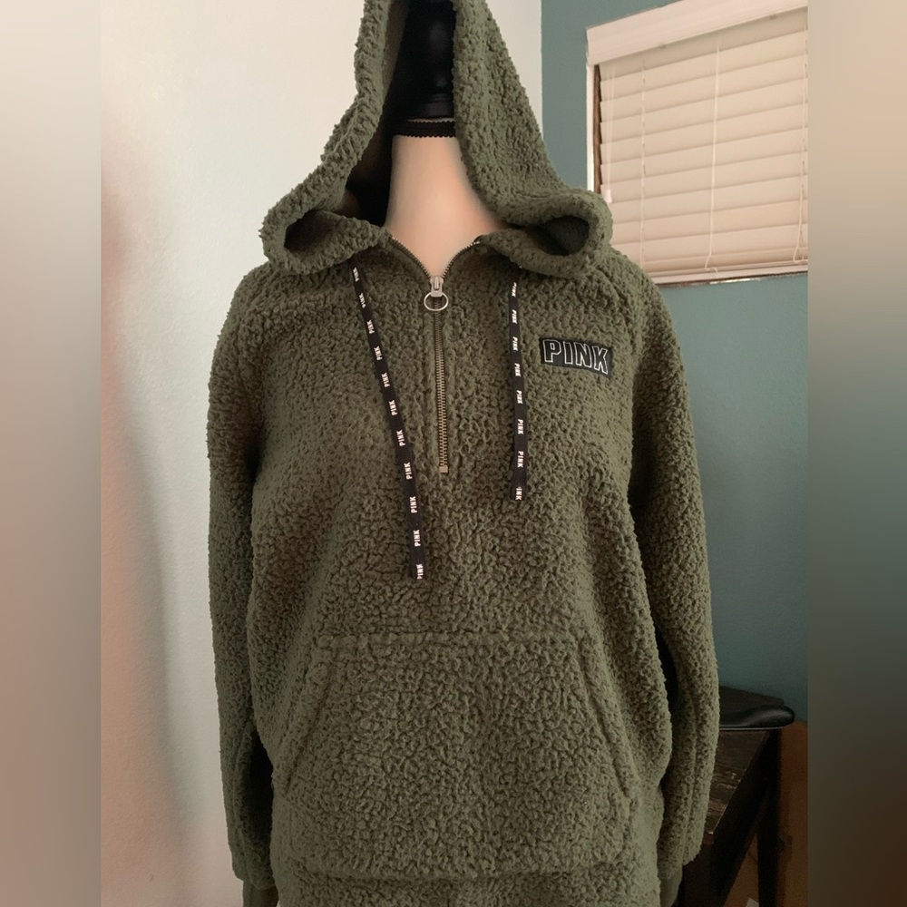 Victoria Secret’s PINK sherpa half zip hoodie